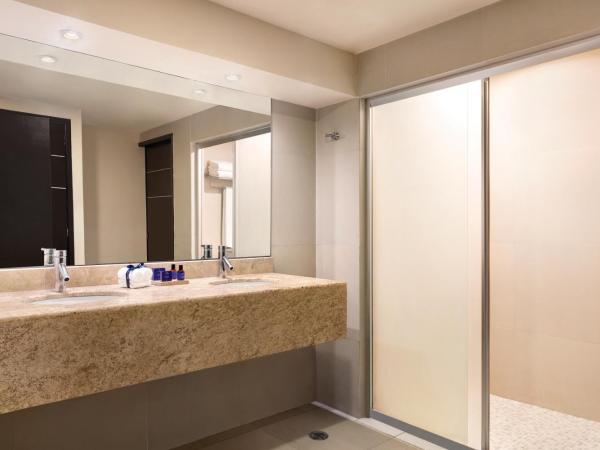 Seadust Cancun Family Resort - All Inclusive : photo 5 de la chambre suite lit king-size deluxe