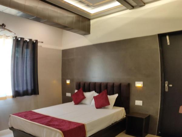 Hotel Goyal Palace : photo 5 de la chambre chambre familiale