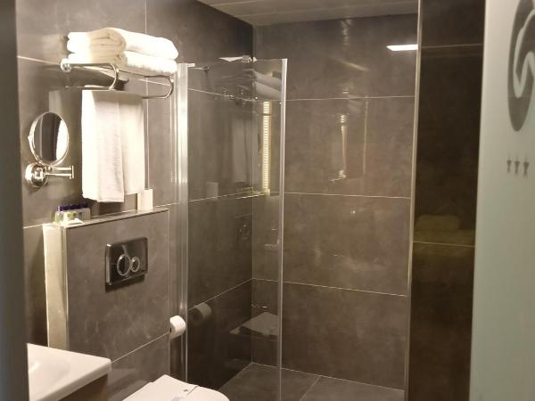 Gurtas Hotel : photo 9 de la chambre chambre double deluxe avec baignoire