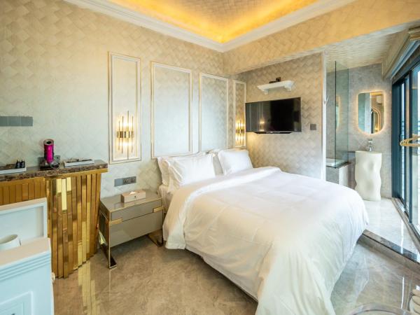 Ritz Residence @ Imago Loft B 7th Floor : photo 2 de la chambre chambre lit king-size - vue sur mer
