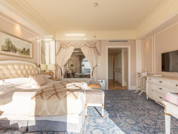 The Castle Hotel, a Luxury Collection Hotel, Dalian : photo 2 de la chambre grande chambre lit king-size - vue sur océan