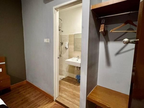 Hotel Ariana 5 minutes Bukit Indah 15 minutes Legoland 20 minutes Utm : photo 4 de la chambre chambre double