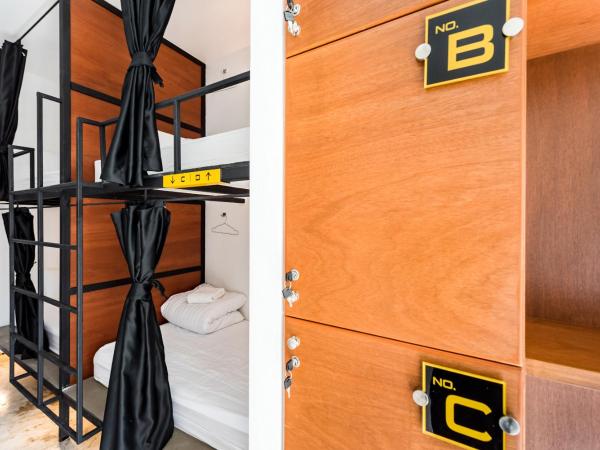 Book a Bed Poshtel - SHA Plus : photo 9 de la chambre lit dans dortoir pour femmes de 4 lits