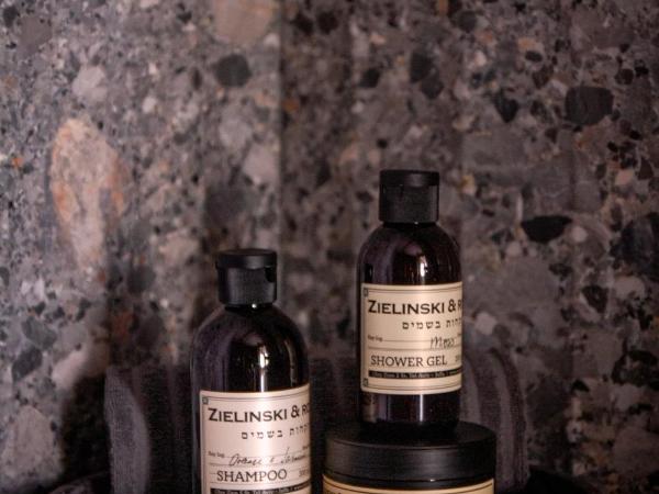 Unique Boutique Hotel Antibes Juan-les-Pins : photo 9 de la chambre chambre double - vue sur jardin