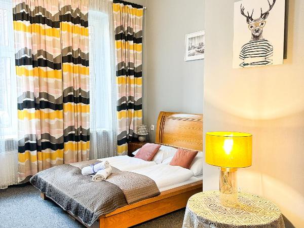 Expolis Residence - City Center MTP TARGI - 24h #betterthanyourEX : photo 3 de la chambre chambre double avec salle de bains privative