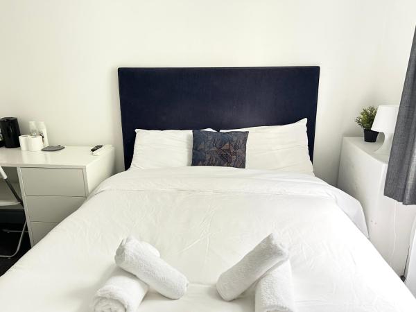 The Dome : photo 8 de la chambre chambre double standard avec salle de bains commune