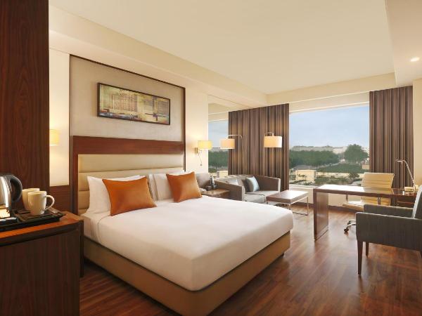 DoubleTree by Hilton Agra : photo 1 de la chambre chambre lit king-size