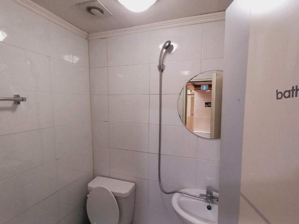 Haechi Stay GuestHouse - For foreigners only : photo 7 de la chambre chambre simple avec salle de bains extérieure privative