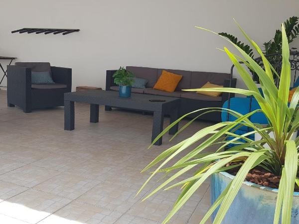 White Guest House : photo 3 de la chambre chambre double avec salle de bains privative