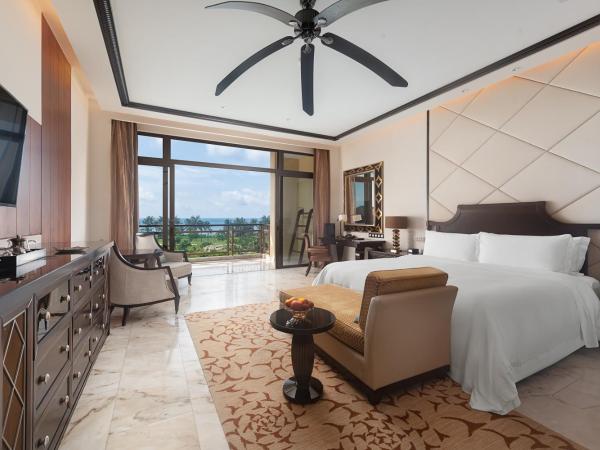 The St. Regis Sanya Yalong Bay Resort : photo 1 de la chambre chambre premium océan avec 1 lit king-size et balcon - côté océan