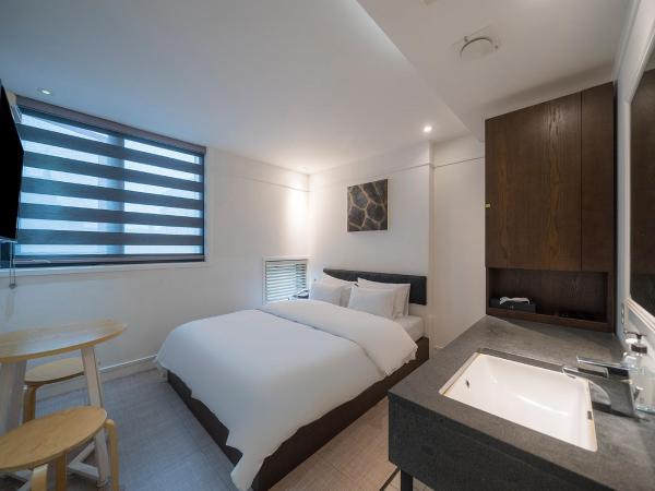 H-AVENUE Hotel Yeoksam : photo 2 de la chambre chambre double standard