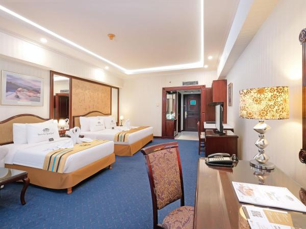 Sunlake Waterfront Resort & Convention : photo 1 de la chambre suite familiale avec balcon