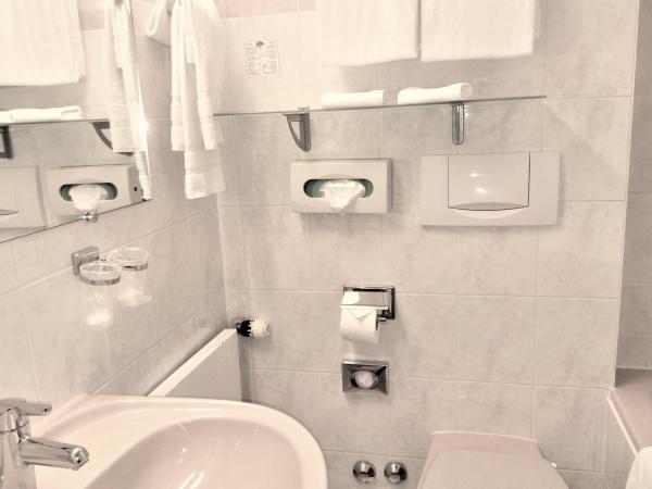 Hôtel Astoria : photo 6 de la chambre chambre double deluxe avec balcon