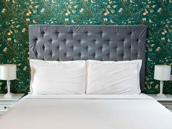 La Piazzetta Rooms & Apartments : photo 7 de la chambre chambre double avec salle de bains privative extérieure