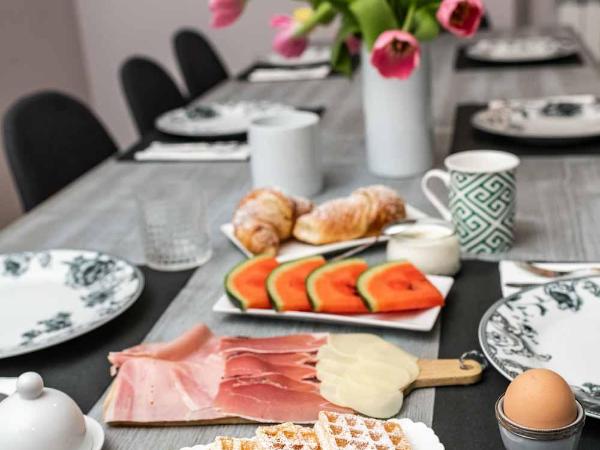 La Piazzetta Rooms & Apartments : photo 1 de la chambre chambre double avec salle de bains privative extérieure