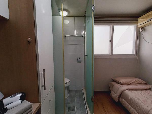 Haechi Stay GuestHouse - For foreigners only : photo 6 de la chambre chambre simple avec salle de bains privative