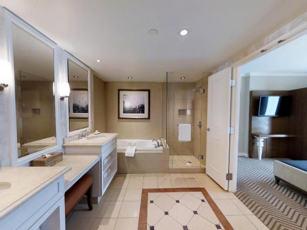 Harrah's New Orleans Hotel & Casino : photo 4 de la chambre suite premium lit king-size