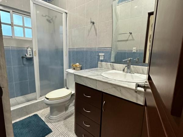 Casa Sasha's Mini Palace : photo 3 de la chambre chambre lits jumeaux avec balcon