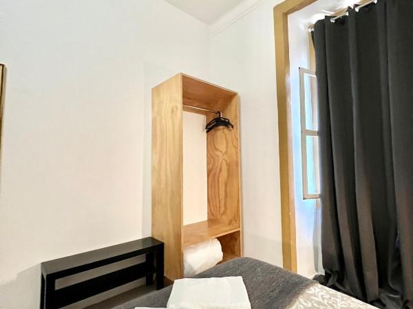 Frank's House & Happy BELEM : photo 10 de la chambre chambre double avec salle de bains commune