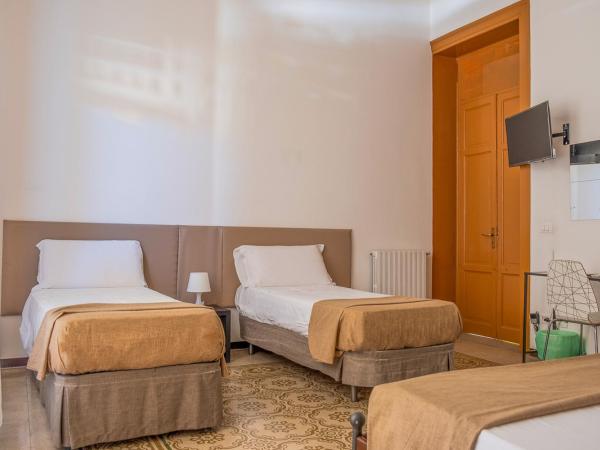 Ai Vicerè : photo 6 de la chambre chambre familiale avec salle de bains privée externe