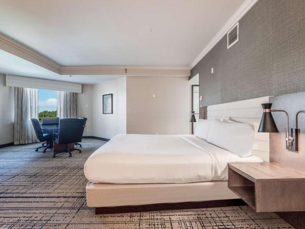 DoubleTree by Hilton South Charlotte Tyvola : photo 1 de la chambre suite junior