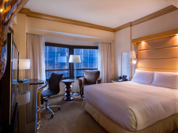 New York Hilton Midtown : photo 1 de la chambre hébergement urbain 1 lit queen-size
