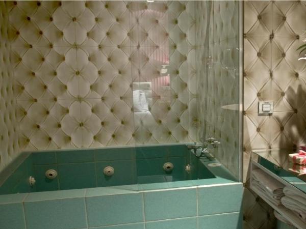 Abalú Luxury & Design Boutique Hotel : photo 4 de la chambre chambre lit queen-size avec baignoire spa