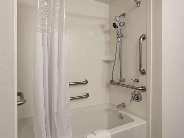 Hampton Inn & Suites Charlotte/Pineville : photo 3 de la chambre king room with accessible tub - mobility and hearing access/non-smoking