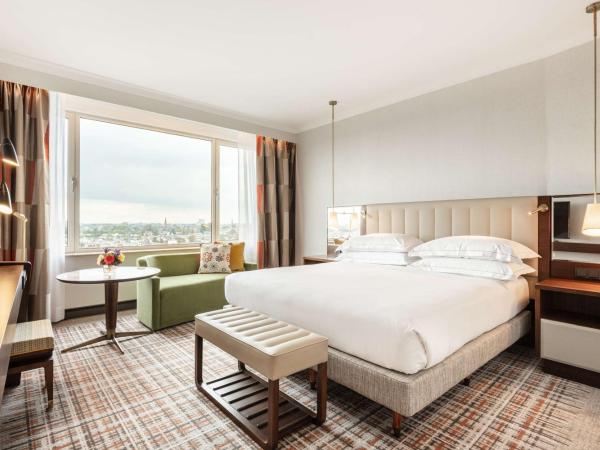 Hilton Amsterdam : photo 2 de la chambre chambre lit king-size de luxe - vue sur canal