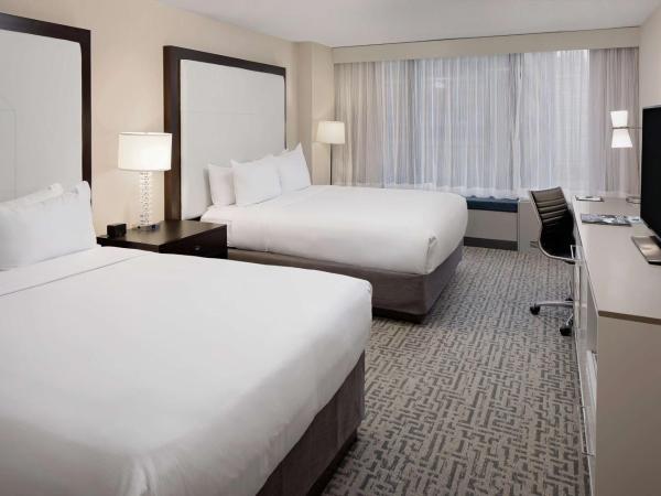 DoubleTree by Hilton Chicago Magnificent Mile : photo 3 de la chambre chambre avec 2 lits queen-size - vue sur ville - non-fumeurs