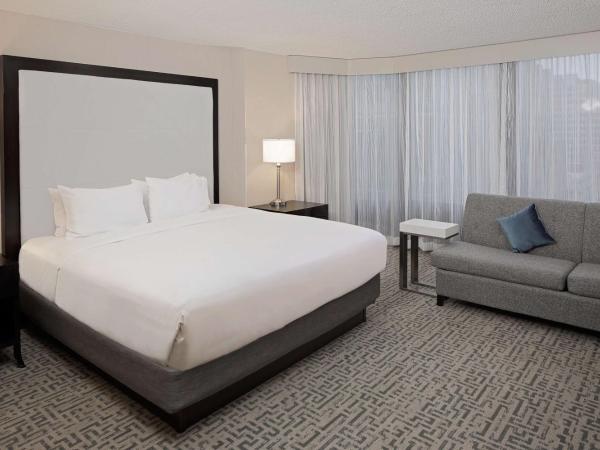 DoubleTree by Hilton Chicago Magnificent Mile : photo 2 de la chambre chambre lit king-size avec canapé-lit - non-fumeurs