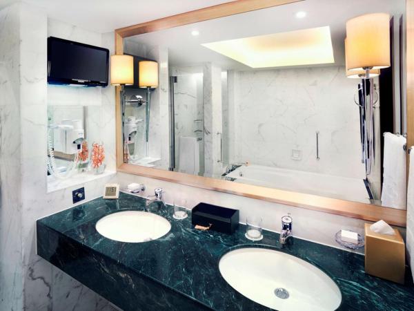 Conrad Hong Kong : photo 3 de la chambre chambre king de luxe avec vue sur le pic