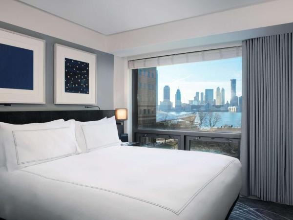 Conrad New York Downtown : photo 2 de la chambre suite lit king-size - vue sur fleuve 