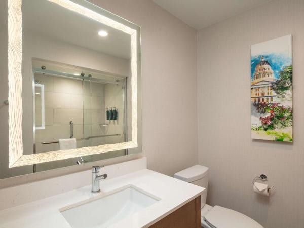 DoubleTree By Hilton Sacramento : photo 3 de la chambre chambre lit king-size