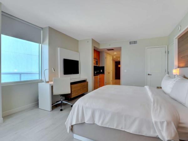 Hilton Fort Lauderdale Beach Resort : photo 2 de la chambre suite junior lit king-size - vue sur océan