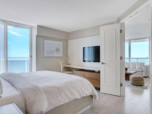 Hilton Fort Lauderdale Beach Resort : photo 5 de la chambre suite 1 chambre avec lit king-size - vue sur océan