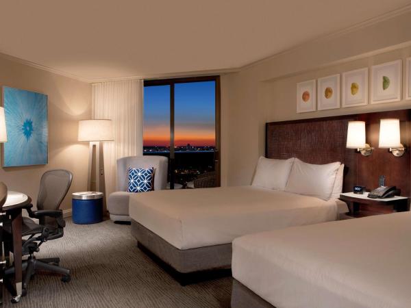 Hilton Orlando Buena Vista Palace - Disney Springs Area : photo 1 de la chambre chambre lit queen-size accessible aux personnes à mobilité réduite/malentendantes - non-fumeurs - vue sur epcot