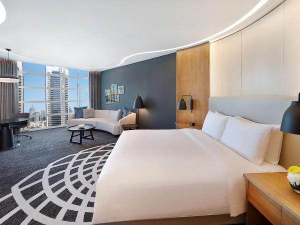 DoubleTree by Hilton Dubai - Business Bay : photo 2 de la chambre chambre lit king-size supérieure - vue sur burj khalifa
