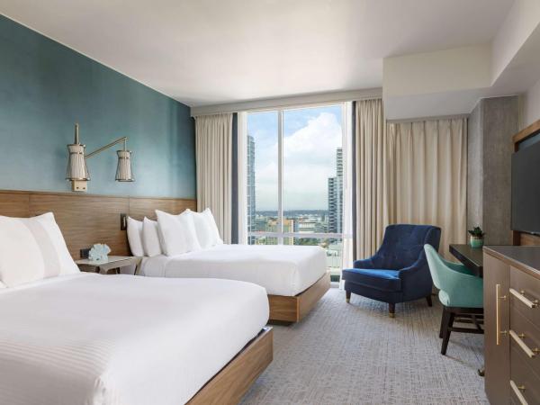 Carte Hotel San Diego Downtown, Curio Collection By Hilton : photo 4 de la chambre chambre avec 2 lits queen-size - vue sur ville