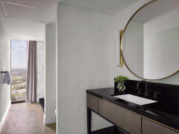 C. Baldwin, Curio Collection by Hilton : photo 4 de la chambre chambre d'angle lit king-size