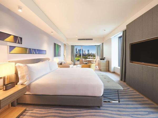 Doubletree By Hilton Perth Waterfront : photo 1 de la chambre deluxe king room with panoramic river view