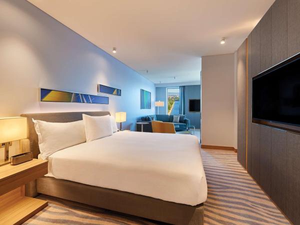 Doubletree By Hilton Perth Waterfront : photo 2 de la chambre premier king room with panoramic river view