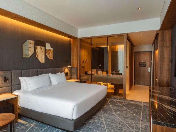 Hilton Monterrey Valle : photo 7 de la chambre chambre lit king-size deluxe