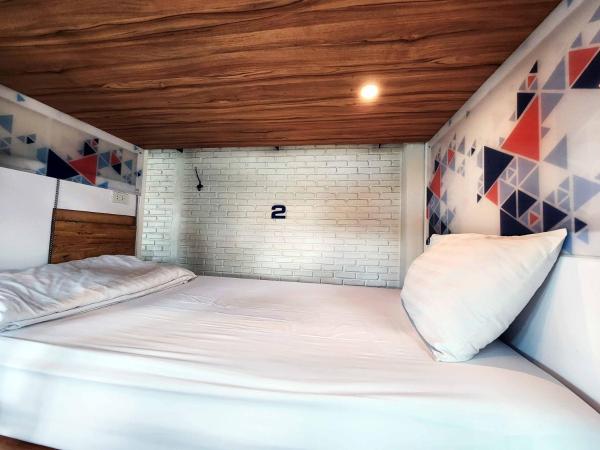 Baan Mai Kradan Hostel Chiang Rai : photo 3 de la chambre lit dans dortoir pour femmes de 6 lits