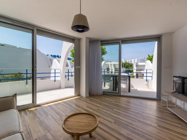 MY Hôtel Résidences - La Grande-Motte : photo 3 de la chambre appartement avec terrasse