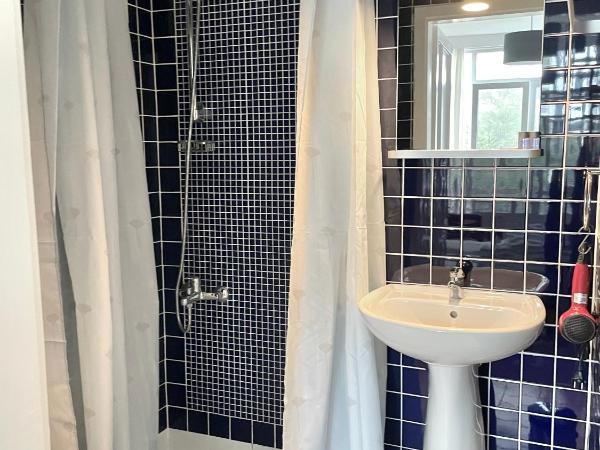 Petek Pansiyon Fenerbahce Kadikoy : photo 6 de la chambre chambre double Économique