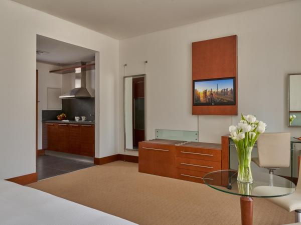 Villa Rotana : photo 3 de la chambre studio lit king-size - vue sur burj khalifa