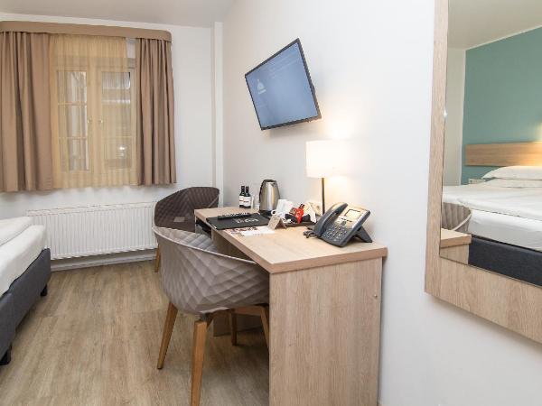 Center Hotels Plaza : photo 2 de la chambre chambre double ou lits jumeaux standard