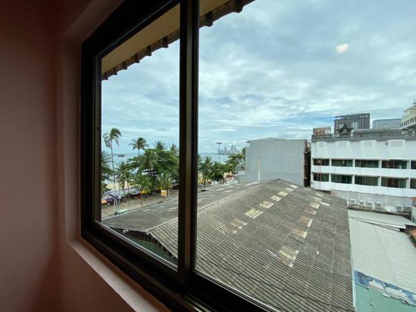 AA Hotel Pattaya : photo 7 de la chambre chambre lits jumeaux supérieure