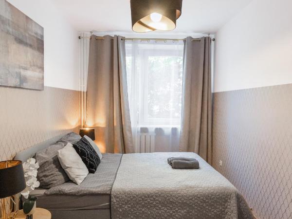 ClickTheFlat Żurawia Street Apart Rooms : photo 1 de la chambre chambre double avec salle de bains commune